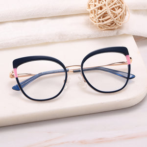 Photochromic Glasses: Luxe
